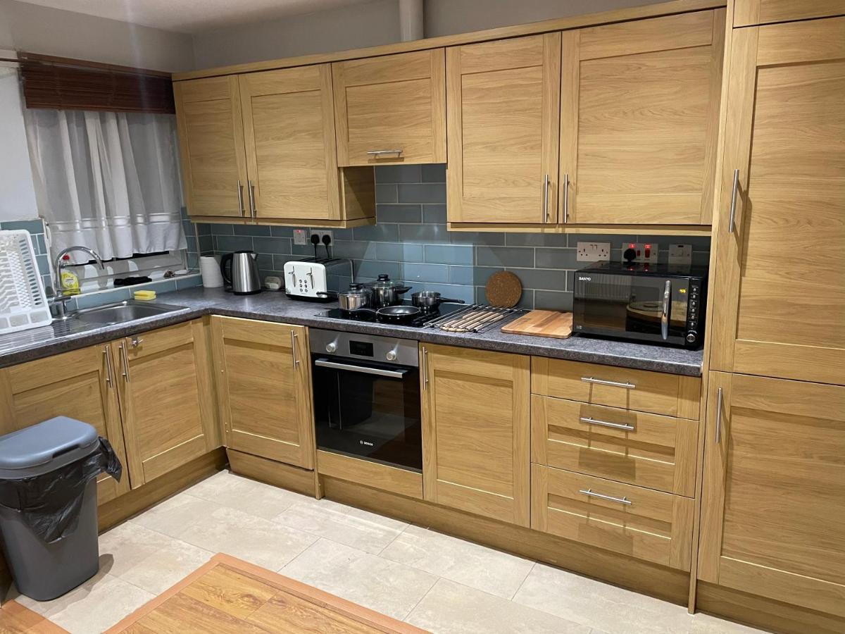 2 Bedroom Apartment Chiswick Park Tube Station London Kültér fotó