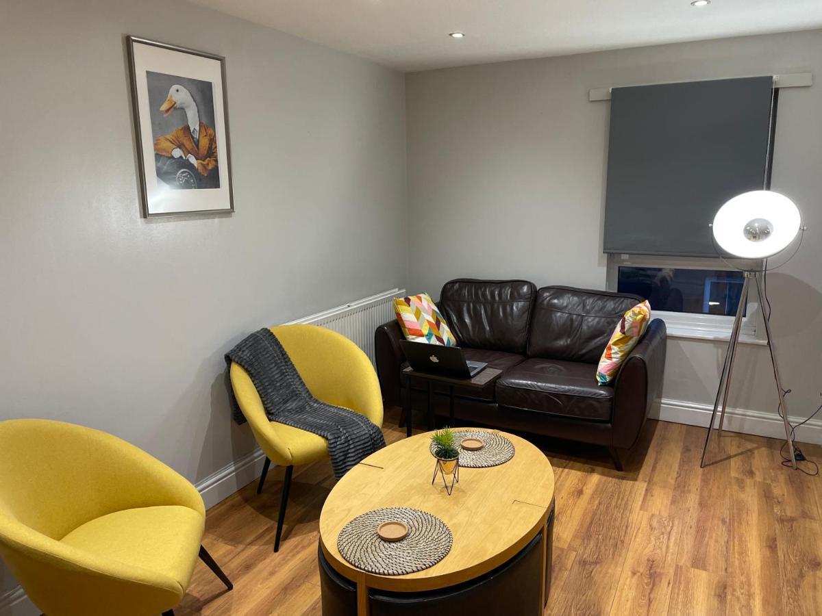 2 Bedroom Apartment Chiswick Park Tube Station London Kültér fotó