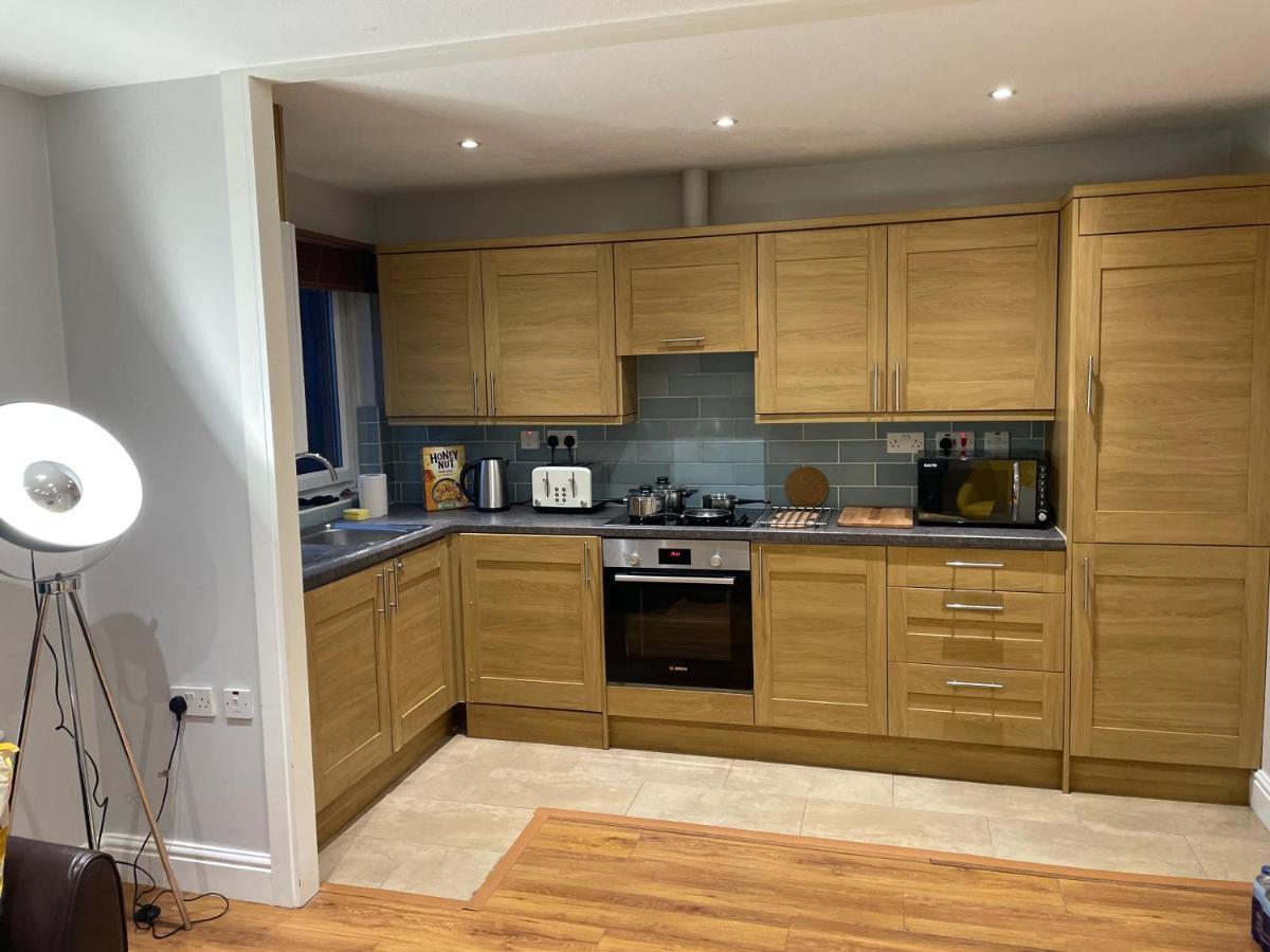 2 Bedroom Apartment Chiswick Park Tube Station London Kültér fotó