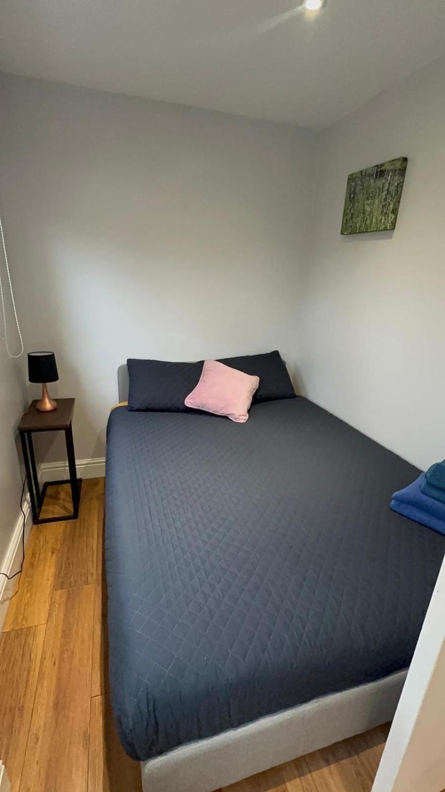 2 Bedroom Apartment Chiswick Park Tube Station London Kültér fotó