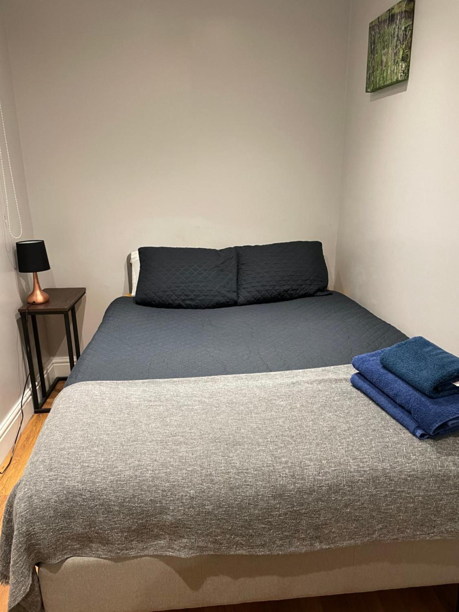 2 Bedroom Apartment Chiswick Park Tube Station London Kültér fotó
