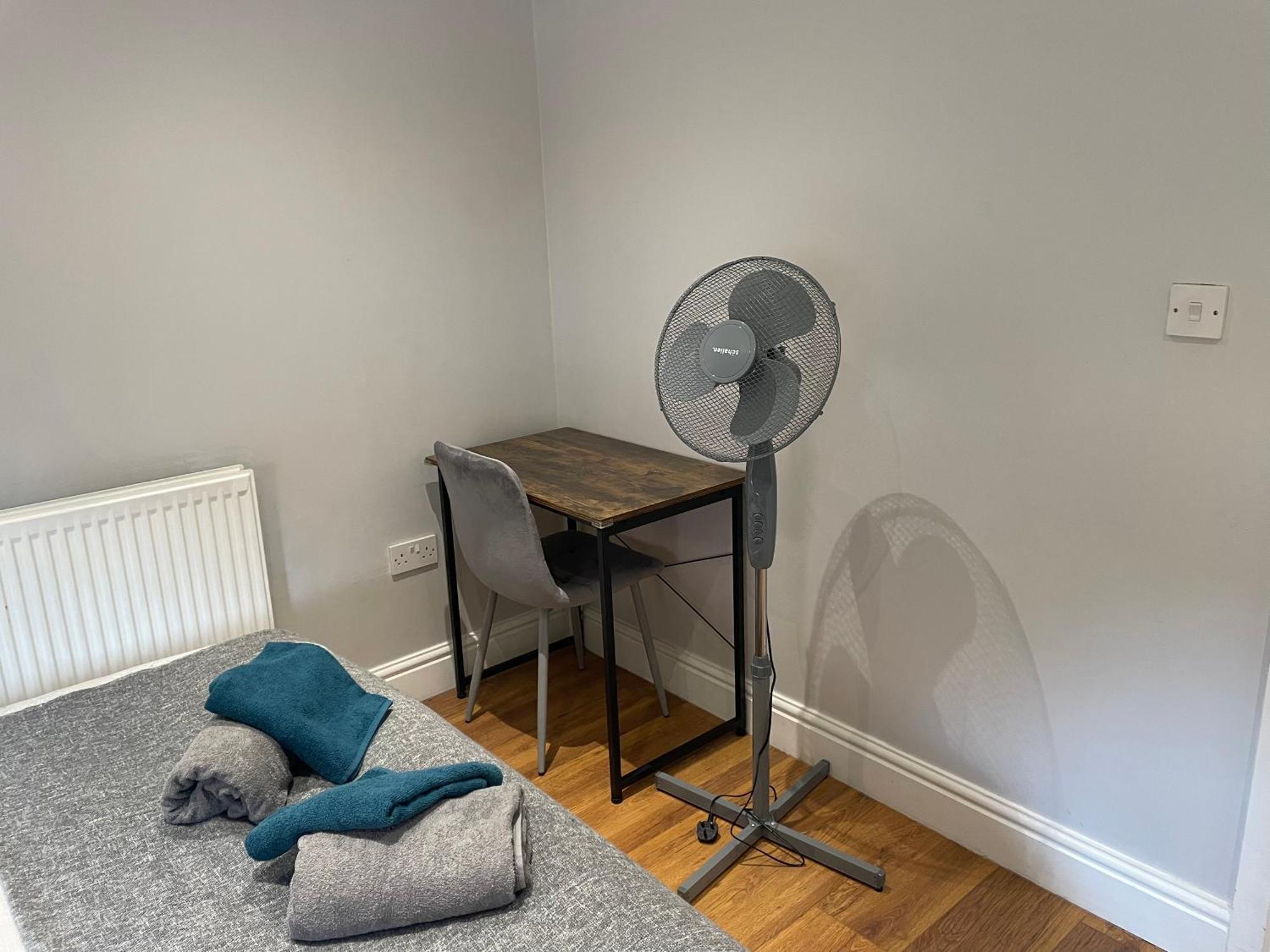 2 Bedroom Apartment Chiswick Park Tube Station London Kültér fotó